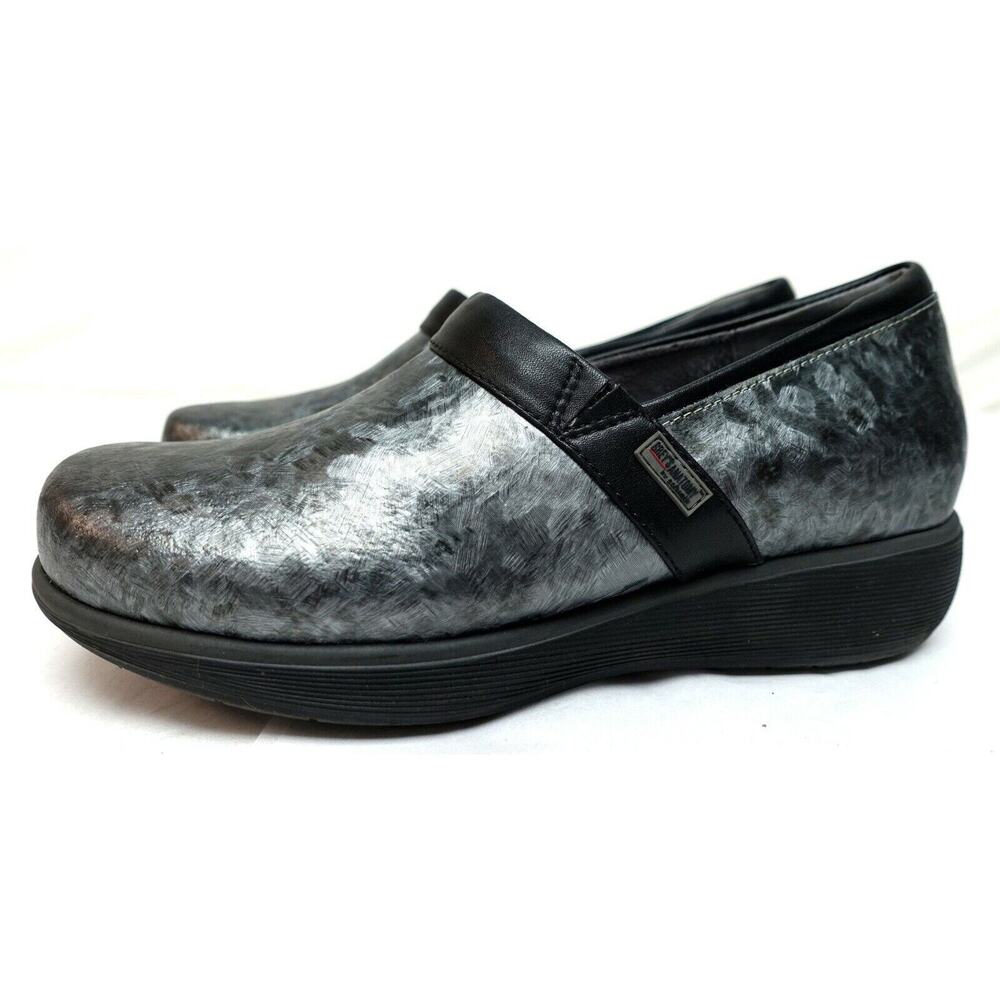 Grey's Anatomy Gray silver clogs women's size 9.5 M softwalk shoes